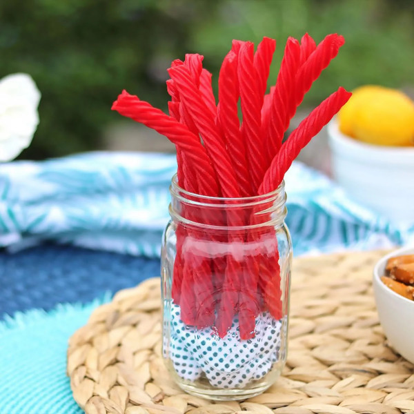 画像2: ロープの形のリコリスグミ！Red Vines レッドバインズ オリジナルレッドツイスト 397g